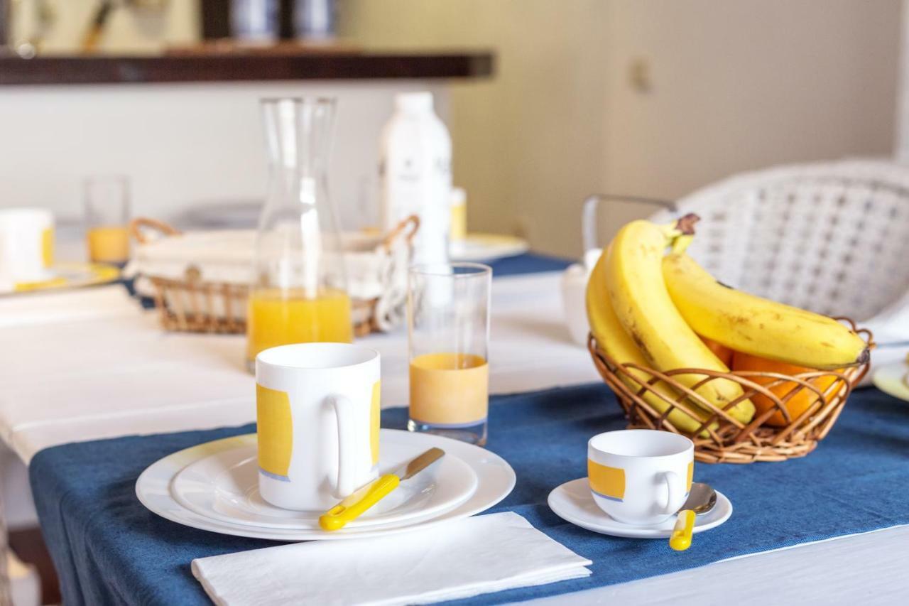 Lagos Apartment Ap Praia Dona Ana Екстер'єр фото