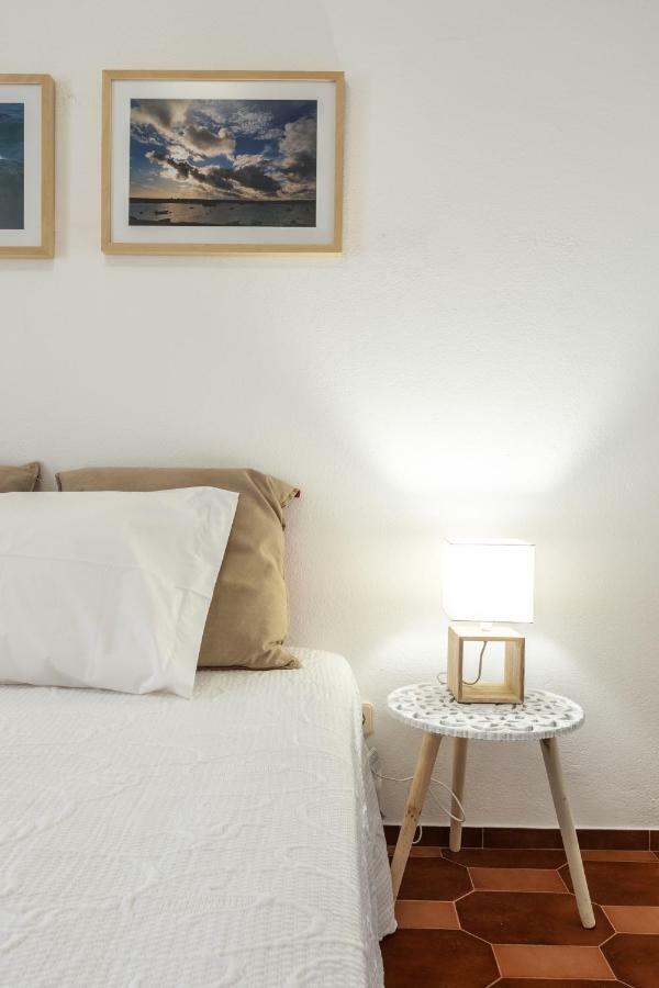 Lagos Apartment Ap Praia Dona Ana Екстер'єр фото