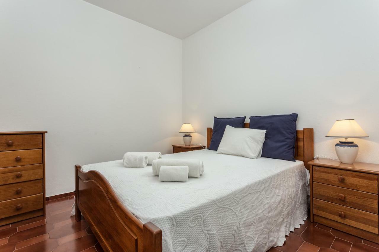 Lagos Apartment Ap Praia Dona Ana Екстер'єр фото