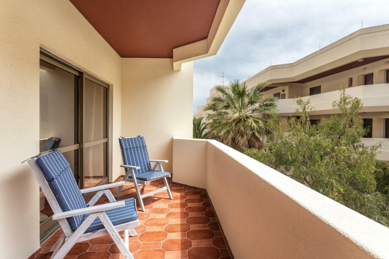 Lagos Apartment Ap Praia Dona Ana Екстер'єр фото